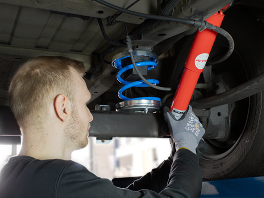 MAD Special Duty Kit - MAD auxiliary springs - KONI schokdempers - rear3.png